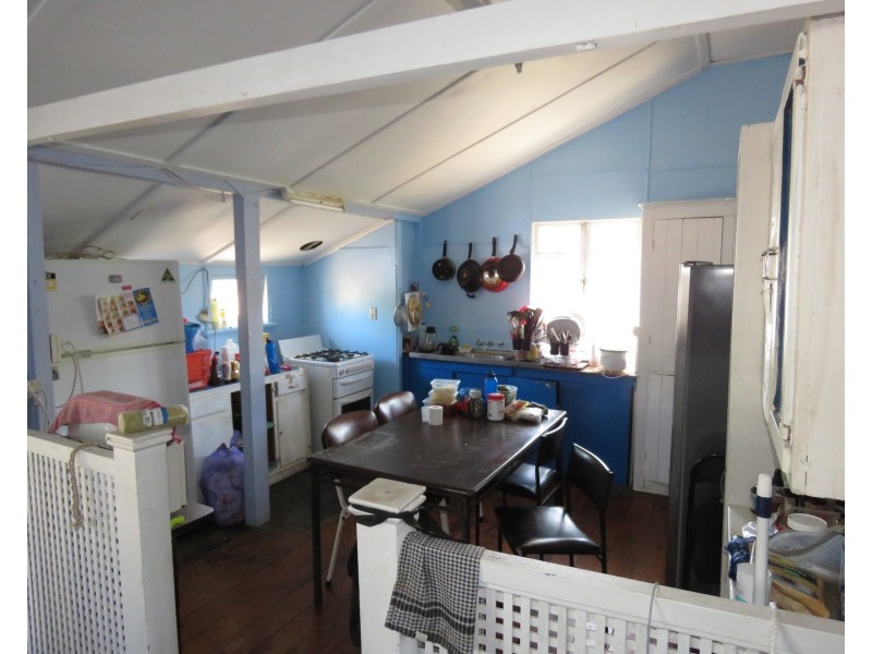 27 Livingstone Street, Bowen QLD 4805