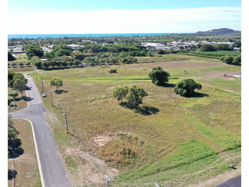 8 Crowley Street, Bowen QLD 4805