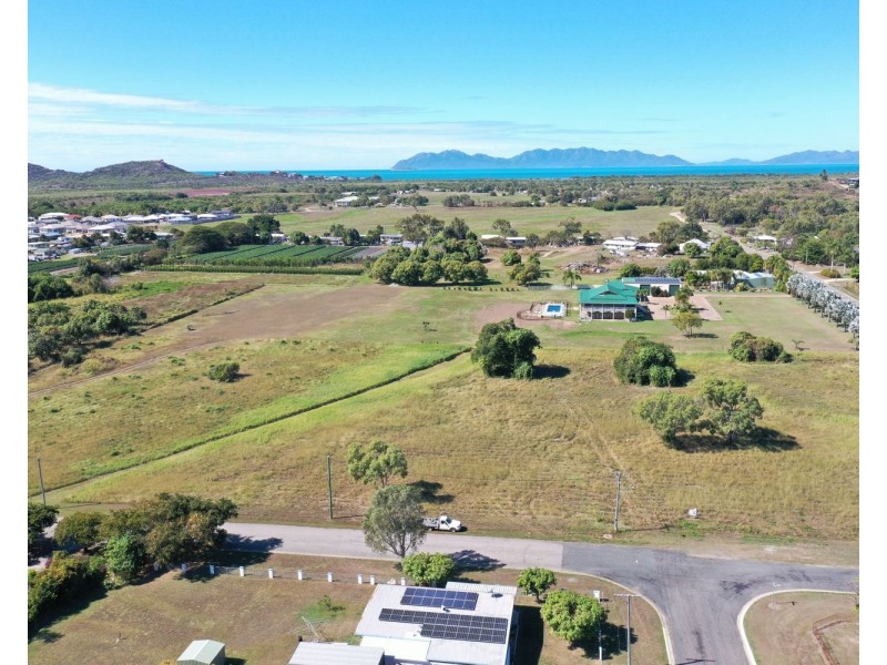 8 Crowley Street, Bowen QLD 4805