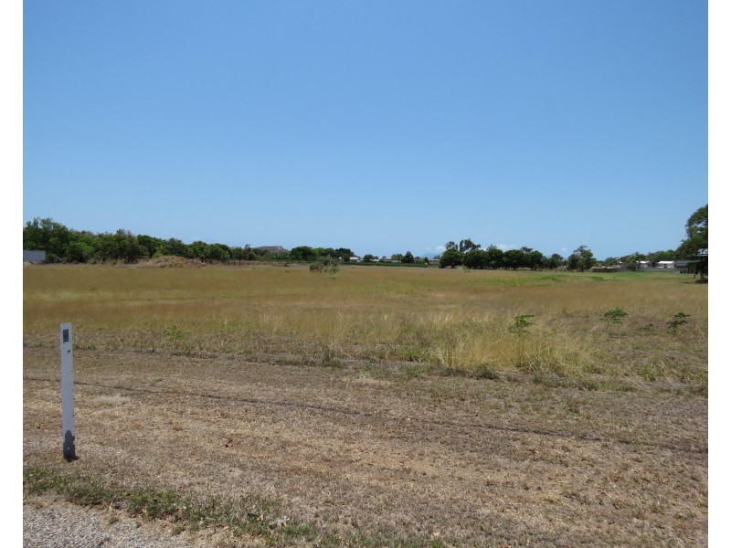 8 Crowley Street, Bowen QLD 4805