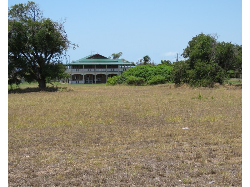 8 Crowley Street, Bowen QLD 4805
