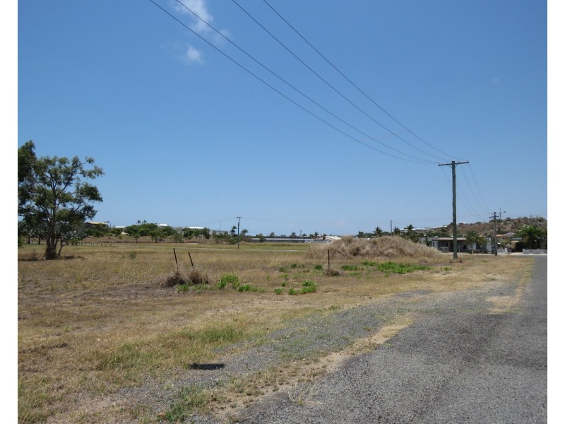 8 Crowley Street, Bowen QLD 4805