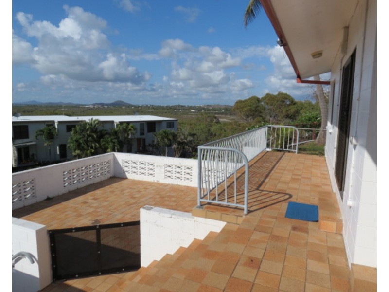 1/10 Poinciana Drive, Bowen QLD 4805