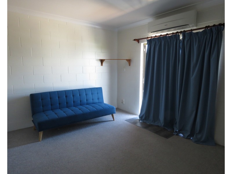 1/10 Poinciana Drive, Bowen QLD 4805