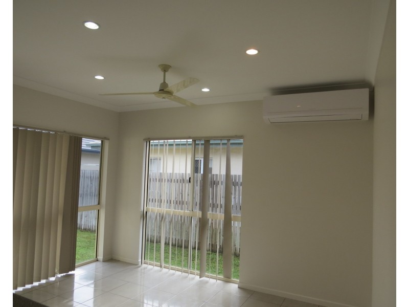 33 Seabreeze Crescent, Bowen QLD 4805