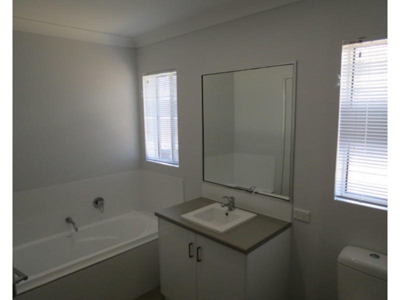 6 Baker Street, Bowen QLD 4805
