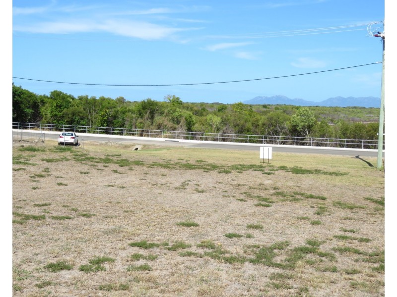 41 Queens Road, Bowen QLD 4805