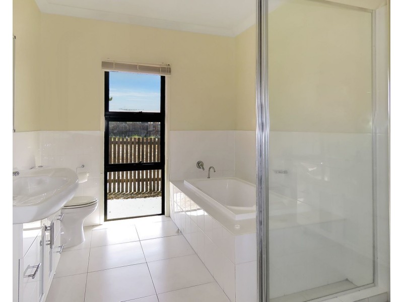 13 Sunshine Court, Bowen QLD 4805