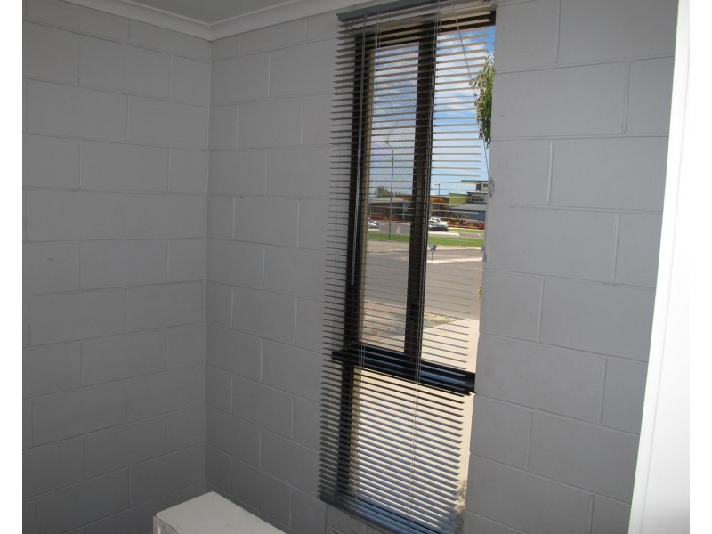 8/2A Powell Street, Bowen QLD 4805