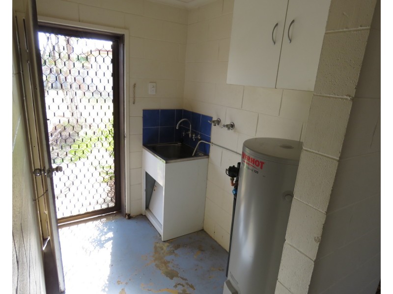 2/89 Powell Street, Bowen QLD 4805