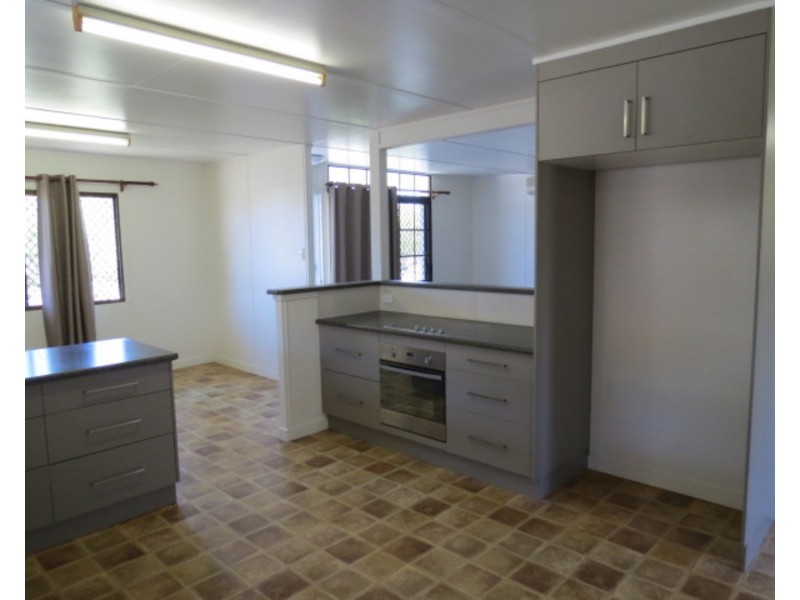 119 Gregory Street, Bowen QLD 4805