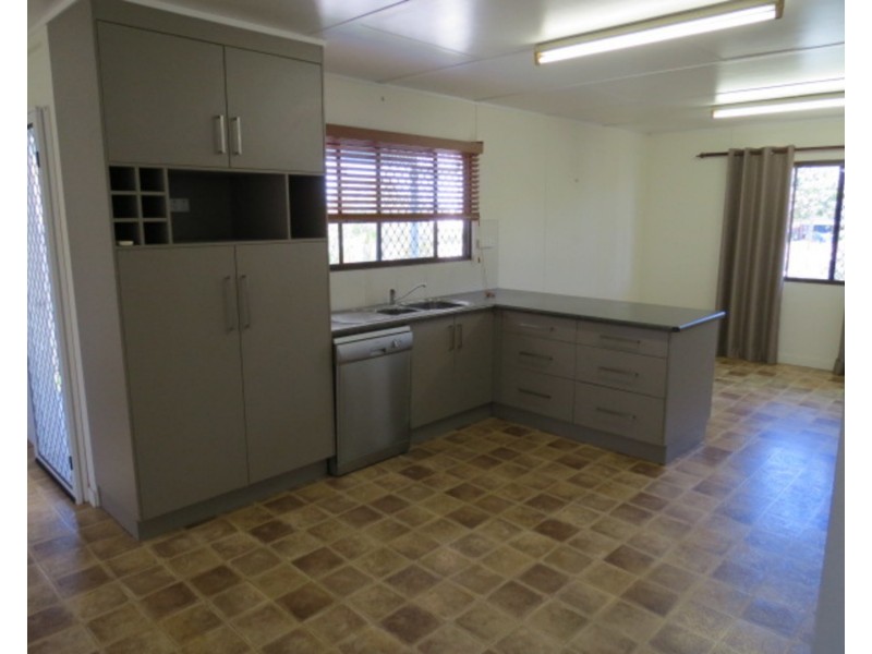 119 Gregory Street, Bowen QLD 4805