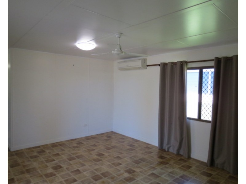 119 Gregory Street, Bowen QLD 4805
