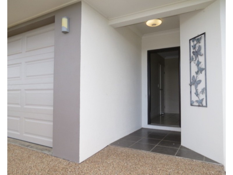 8 Seacove Crescent, Bowen QLD 4805