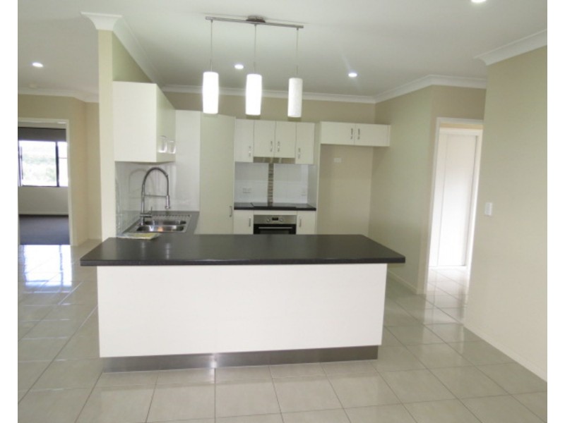 8 Seacove Crescent, Bowen QLD 4805