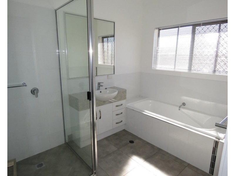 10 Bayside Court, Bowen QLD 4805