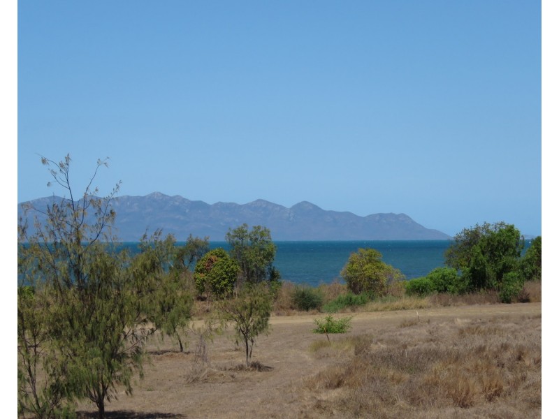 10 Bayside Court, Bowen QLD 4805