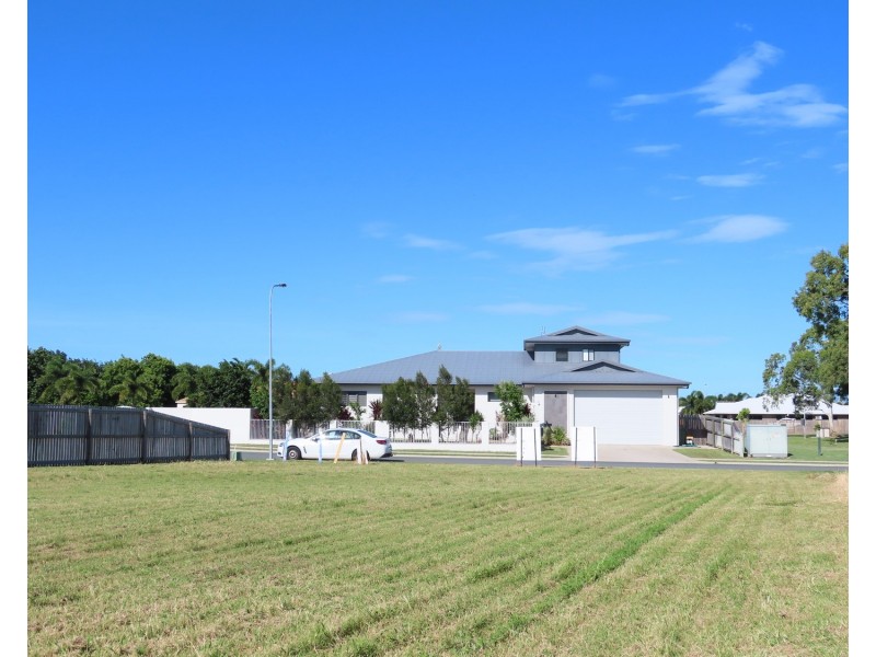 13 Ada Place, Bowen QLD 4805