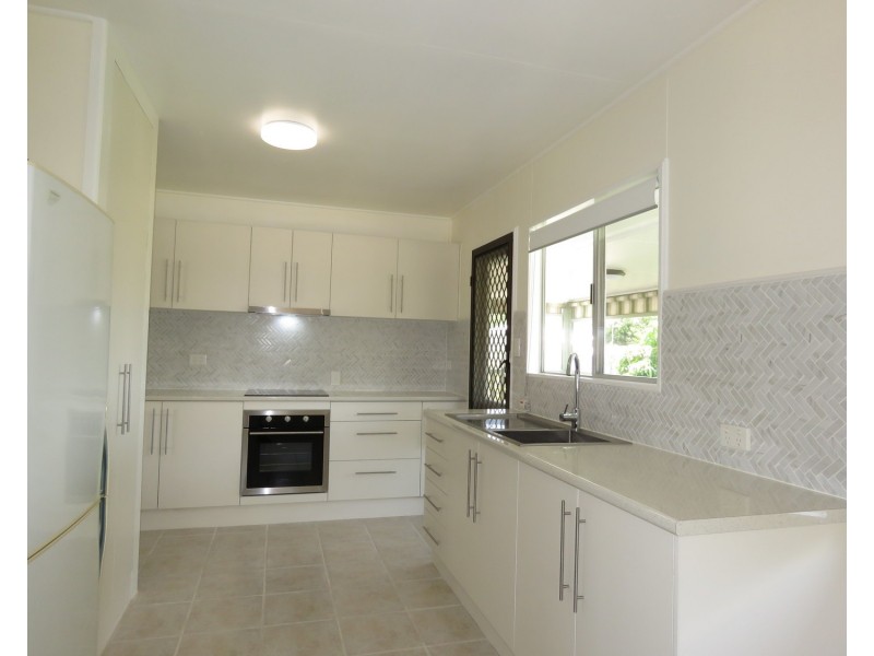 42 Crofton Street, Bowen QLD 4805