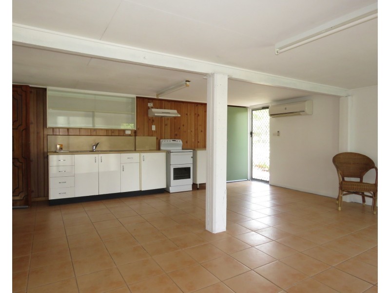 42 Crofton Street, Bowen QLD 4805