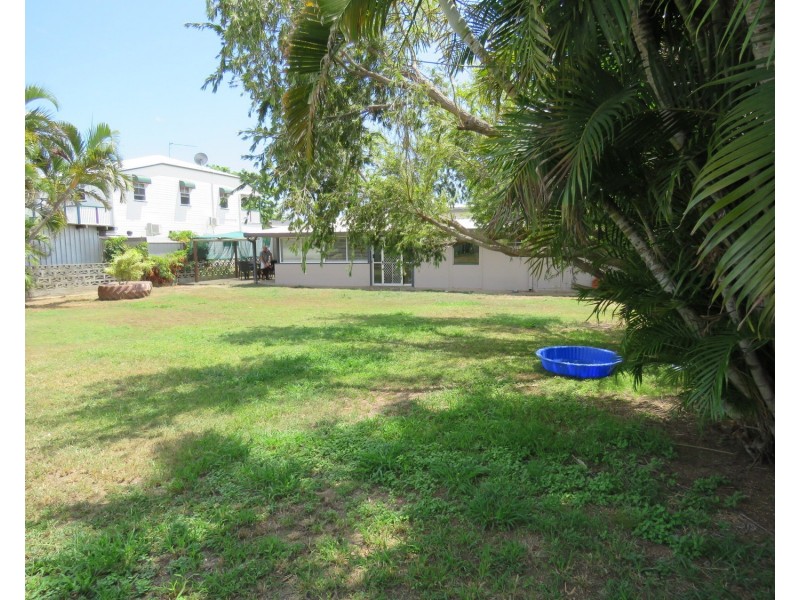 11 Brisbane Street, Bowen QLD 4805