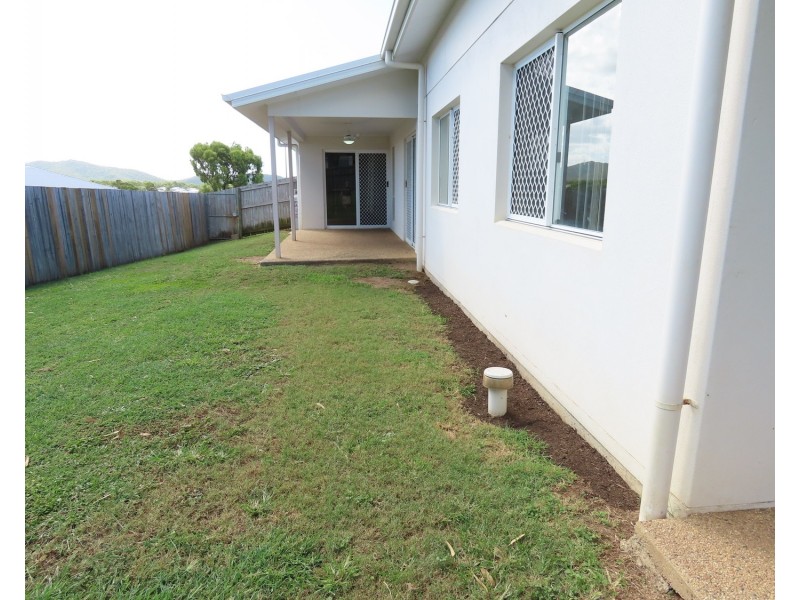 4 Seacove Crescent, Bowen QLD 4805