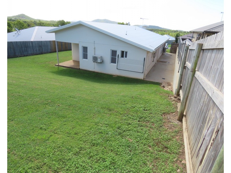 4 Seacove Crescent, Bowen QLD 4805