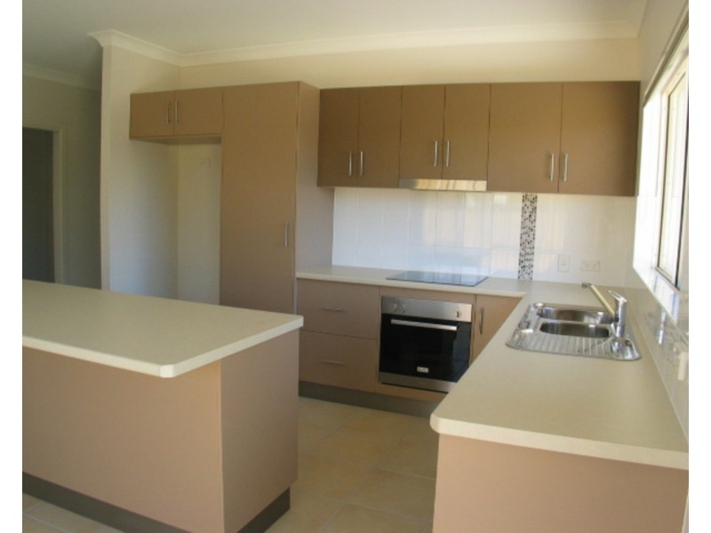 21 Seabreeze Close, Bowen QLD 4805