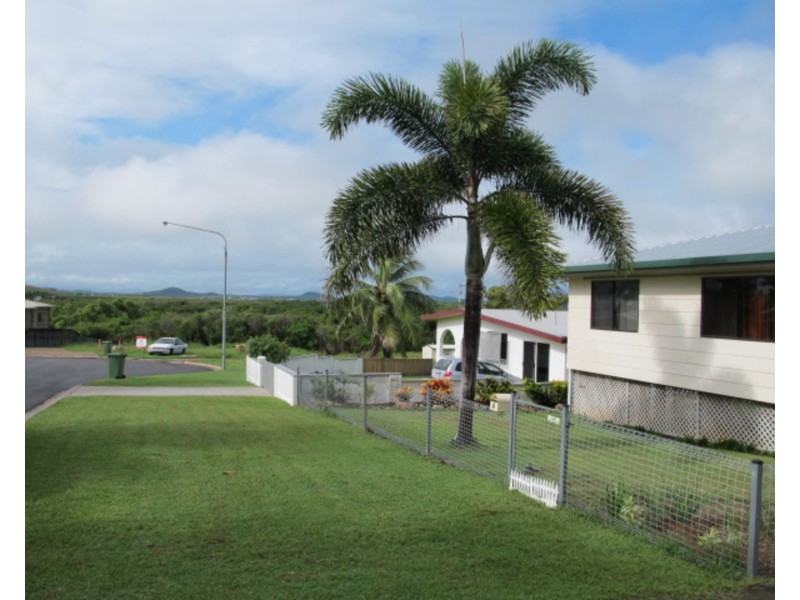 4 Lotus Lane, Bowen QLD 4805