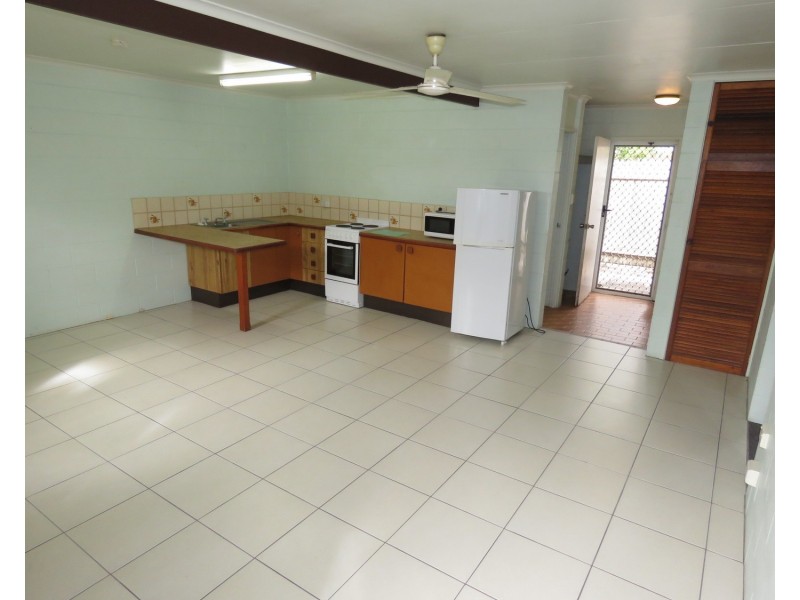 2 /16 Powell Street, Bowen QLD 4805