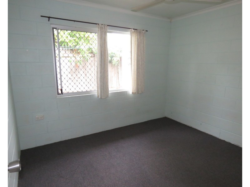 2 /16 Powell Street, Bowen QLD 4805