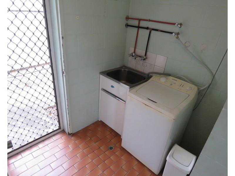 2 /16 Powell Street, Bowen QLD 4805