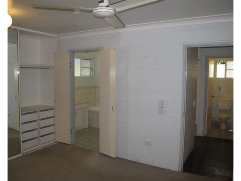 81 Poole Street, Bowen QLD 4805