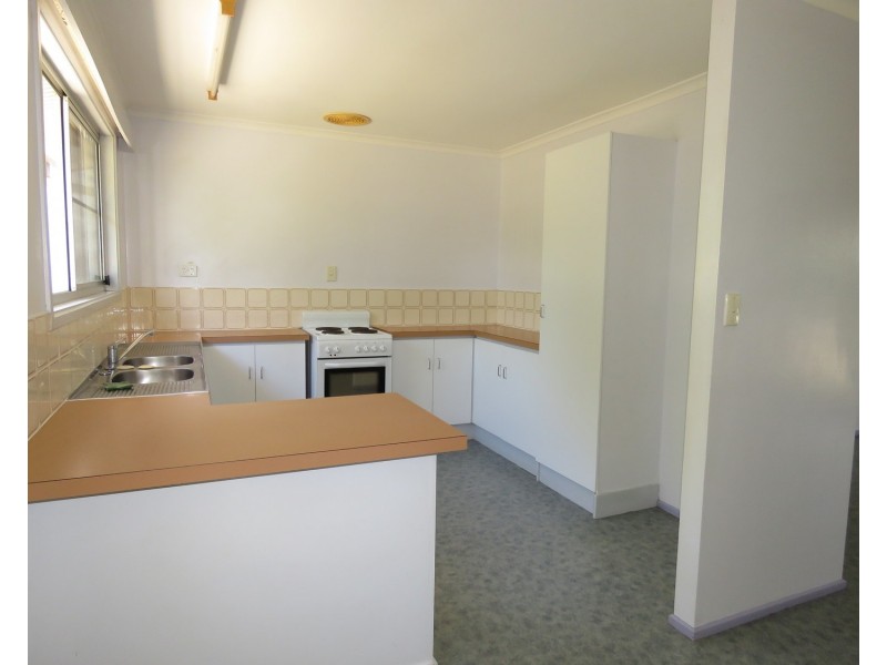 8 Salisbury Crescent, Bowen QLD 4805