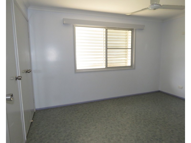 8 Salisbury Crescent, Bowen QLD 4805