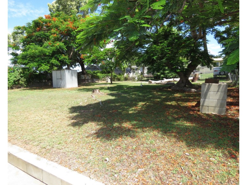 8 Salisbury Crescent, Bowen QLD 4805
