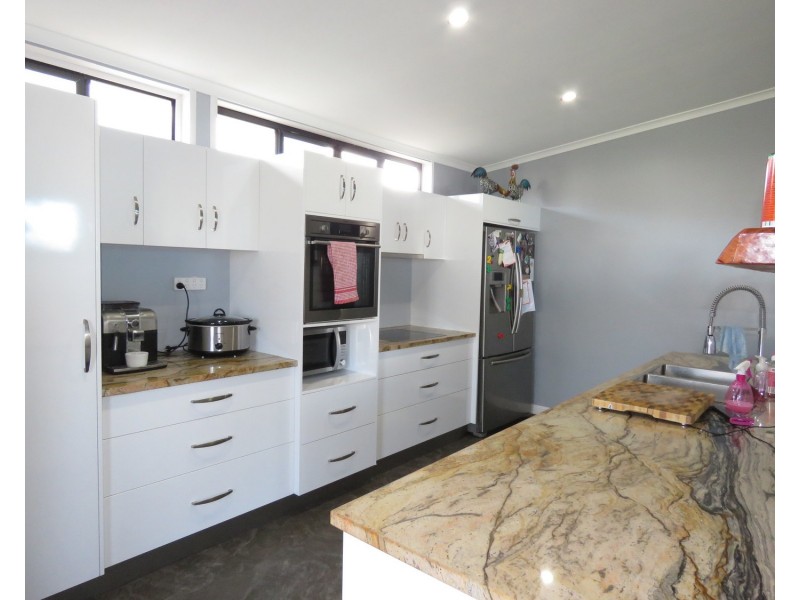 12 Daniel Street, Bowen QLD 4805
