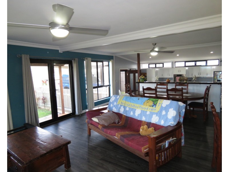 12 Daniel Street, Bowen QLD 4805
