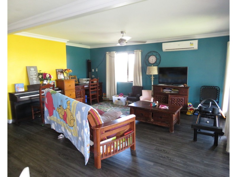 12 Daniel Street, Bowen QLD 4805