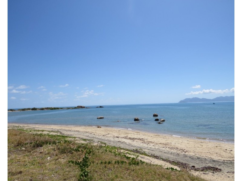 15 Casuarina Street, Bowen QLD 4805