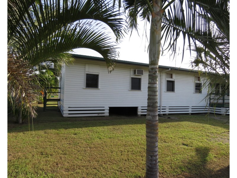 24 Pantall Street, Bowen QLD 4805