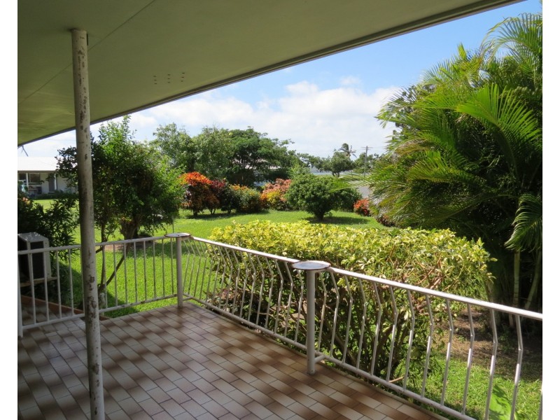 2 Murray Avenue, Bowen QLD 4805