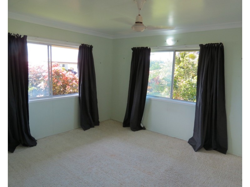 2 Murray Avenue, Bowen QLD 4805