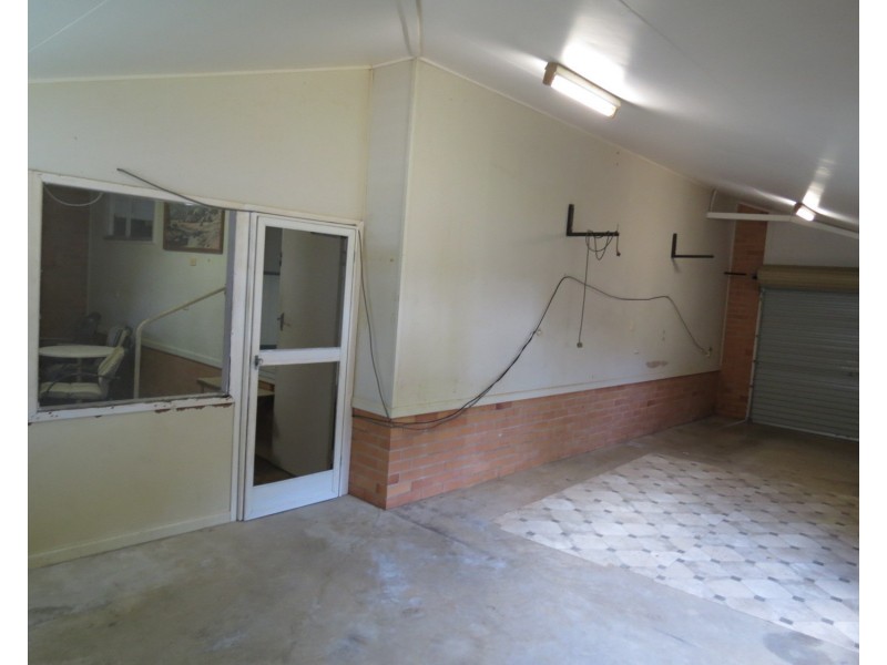 2 Murray Avenue, Bowen QLD 4805