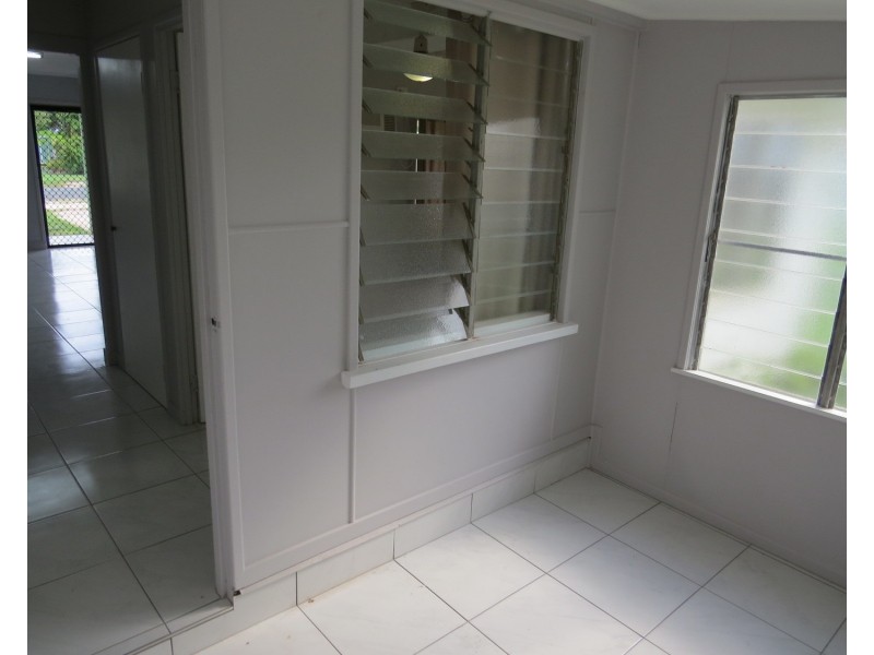 2/6 Webster Street, Bowen QLD 4805