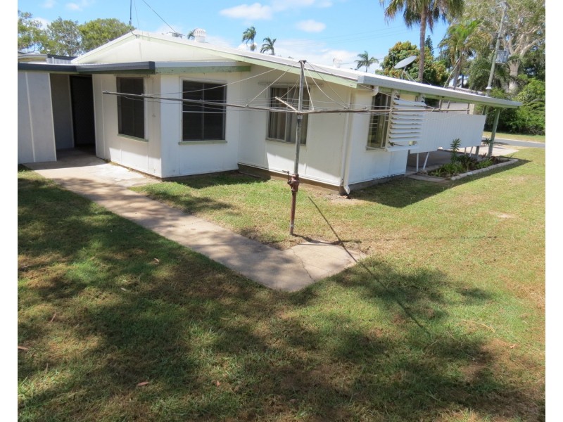 2/6 Webster Street, Bowen QLD 4805