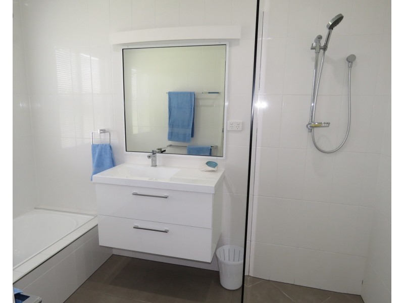 75 Queens Beach Esplanade, Bowen QLD 4805