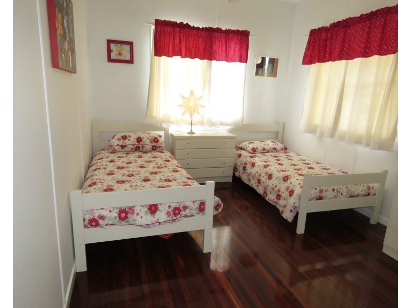 75 Queens Beach Esplanade, Bowen QLD 4805