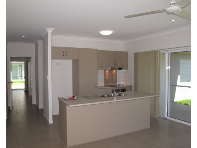 5 Eighth Close, Bowen QLD 4805