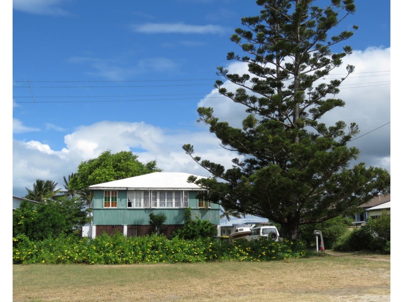 17 Thomas Street, Bowen QLD 4805